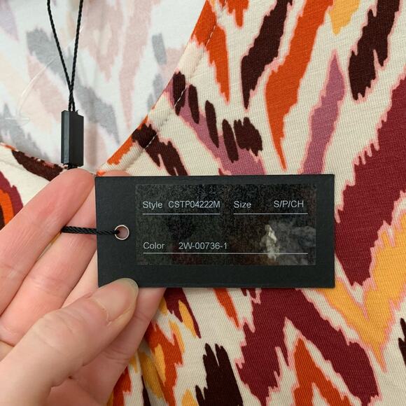 NWT Cable & Gauge open sleeve patterned top - Picture 7 of 8